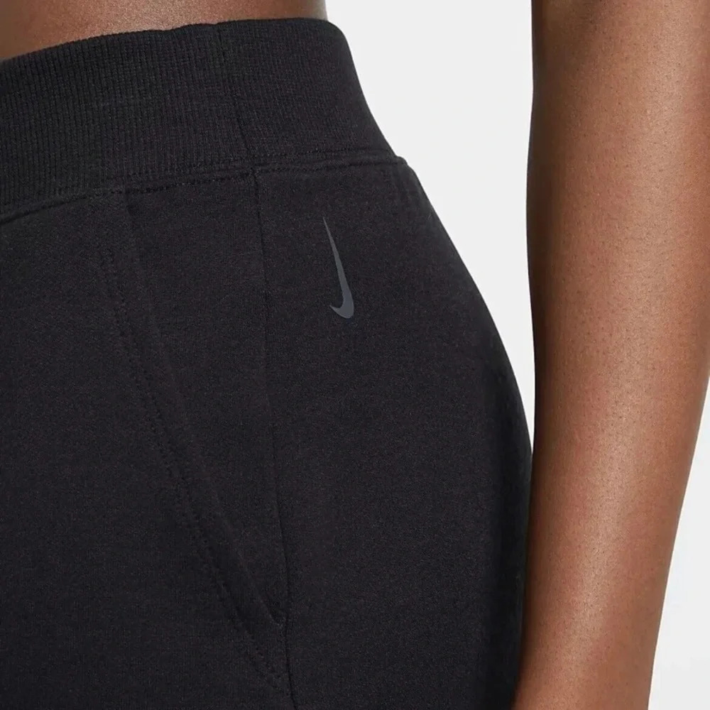 Nike Yoga Luxe Cropped Pants - Picture 3 of 10